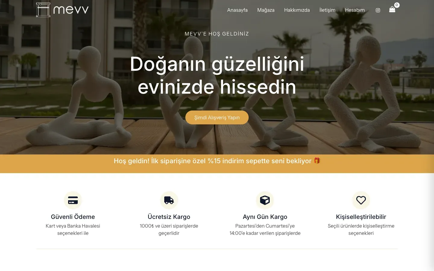 mevvshop.com ana sayfası: tam genişlik hero görselinin üstünde MevvTheme Pro’nun şeffaf başlığı